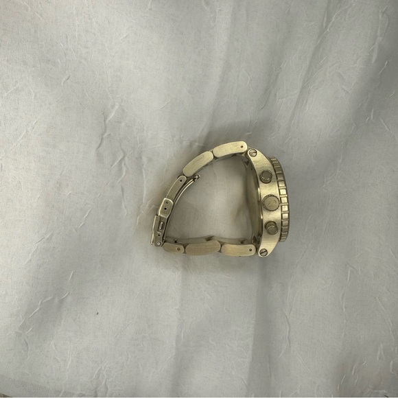 Nixon Gold 42-20 Womens Chronograph Watch - Picture 6 of 8